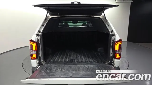 KG_Mobility_Ssangyong Rexton Новый Rexton Sport Khan Дизель 2.2 2WD — Фото автомобиля 16
