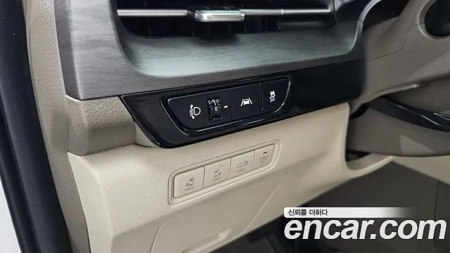 Kia Carnival Generation 4 — Фото автомобиля 16