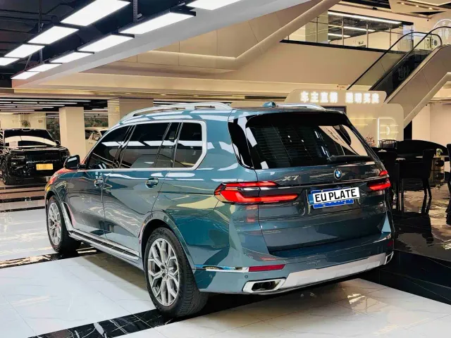 BMW X7 — Фото автомобиля 3
