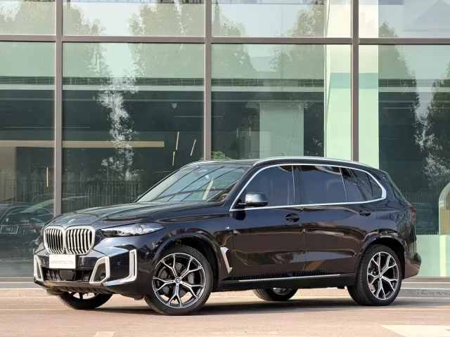 Фотография автомобиля — BMW X5