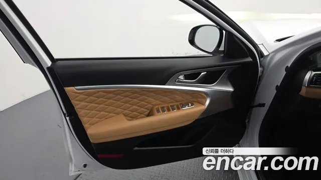 Genesis G70 — Фото автомобиля 13