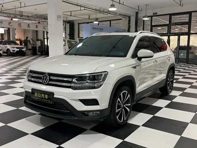 Фотография автомобиля — Volkswagen Tharu
