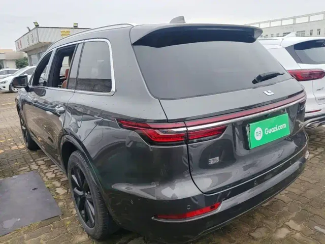 Li Auto ONE — Фото автомобиля 4