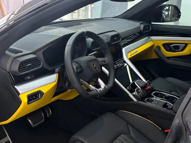 Lamborghini Urus — Фото автомобиля 26