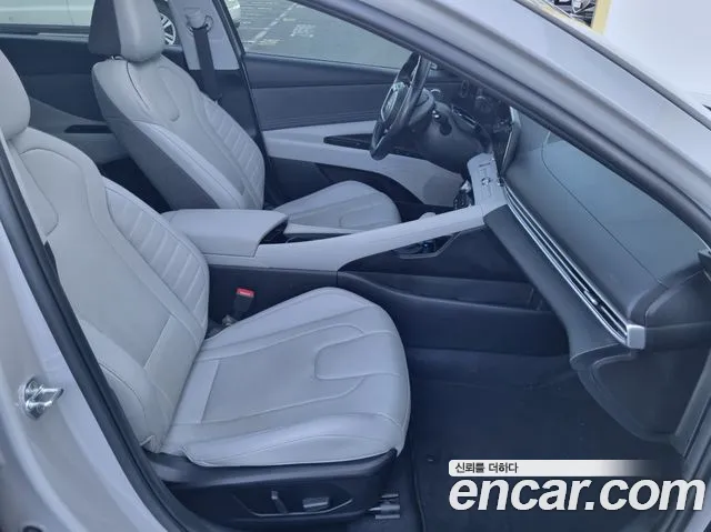 Hyundai Avante CN7 — Фото автомобиля 13