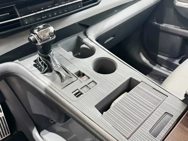 Toyota Granvia — Фото автомобиля 11