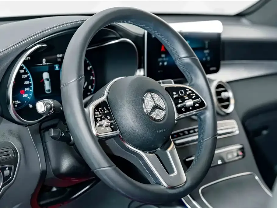 Mercedes-Benz Mercedes-Benz GLC Coupe 2021 GLC 300 4MATIC Coupe SUV — Фото автомобиля 9