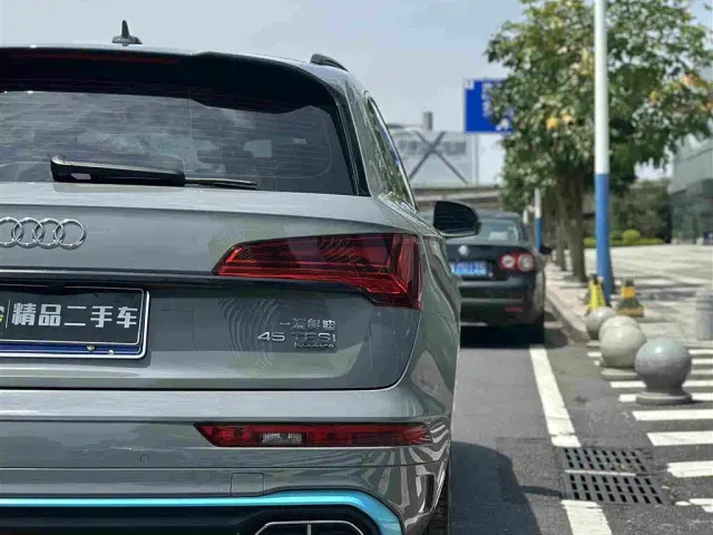 Audi Q5L — Фото автомобиля 11