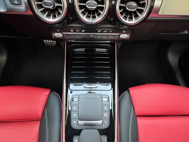 Mercedes-Benz GLB AMG — Фото автомобиля 19