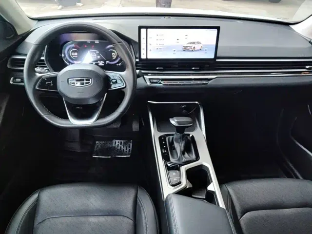 Geely Emgrand — Фото автомобиля 9