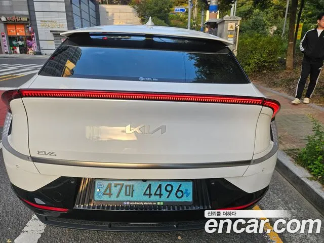 Kia EV6 — Фото автомобиля 2