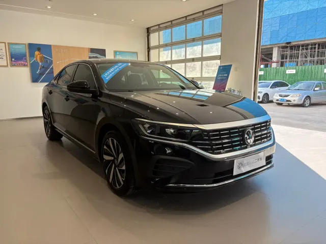 Volkswagen Passat — Фото автомобиля 3