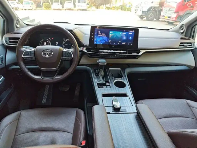Toyota Granvia — Фото автомобиля 9