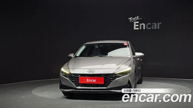Hyundai AVANTE — Фото автомобиля 3