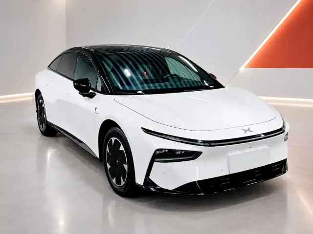 Xpeng P7+ — Фото автомобиля 3