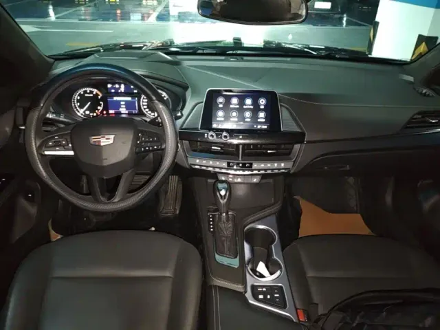 Cadillac CT4 — Фото автомобиля 9