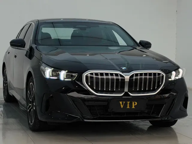 BMW 5 Series — Фото автомобиля 2