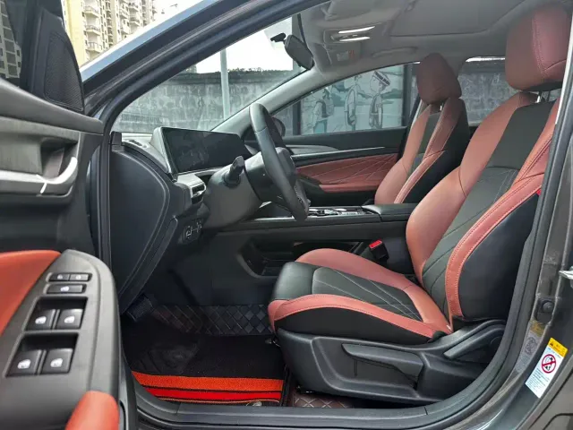 Changan Eado — Фото автомобиля 4