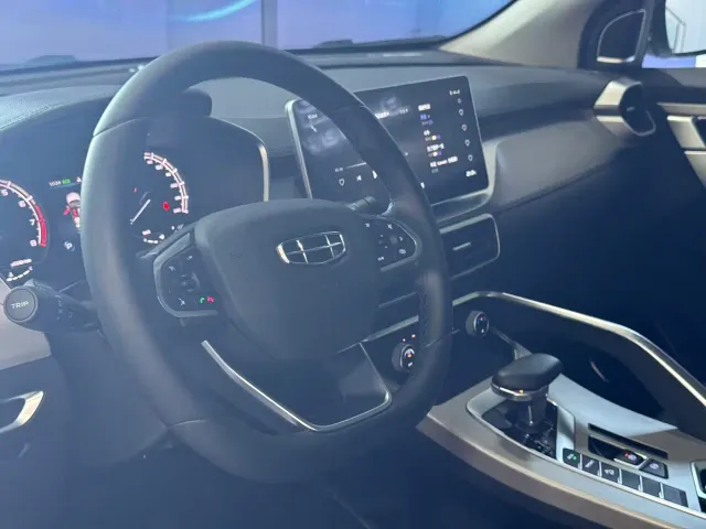 Geely Binyue — Фото автомобиля 14