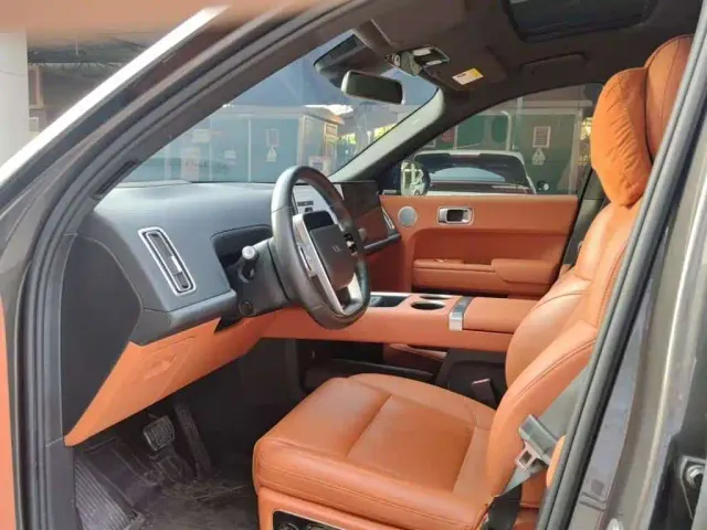 Li Auto L9 — Фото автомобиля 9