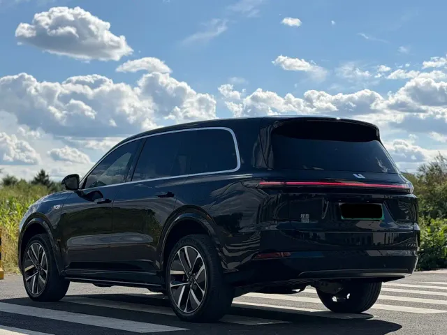 Li Auto L9 — Фото автомобиля 6