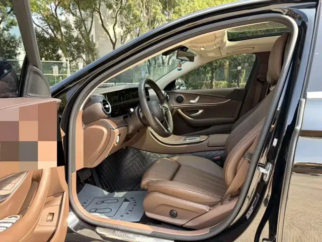 Mercedes-Benz E-Class — Фото автомобиля 2