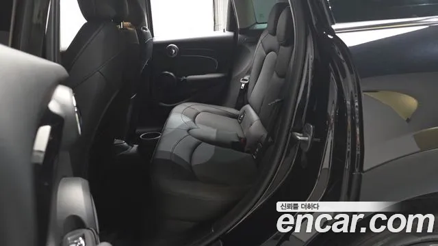 Mini Cooper Cooper 5 дверей Classic — Фото автомобиля 24