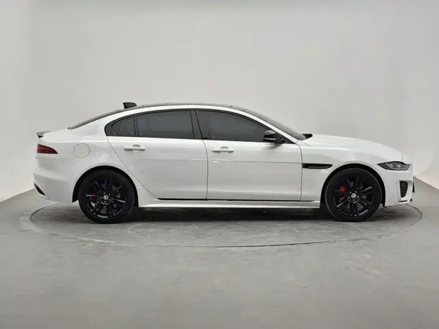 Jaguar XEL — Фото автомобиля 2