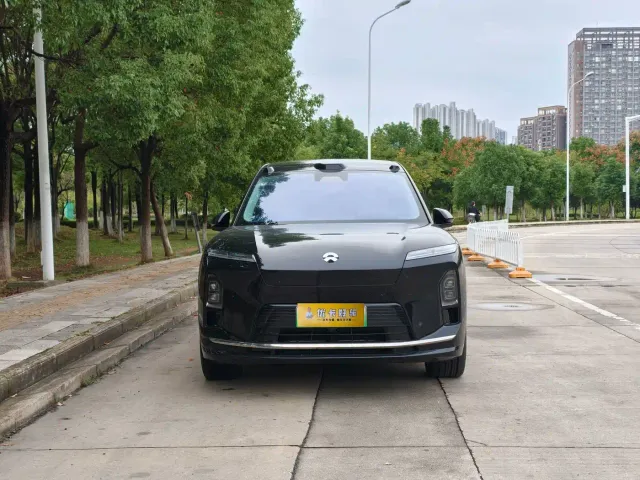 Nio ES8 — Фото автомобиля 2