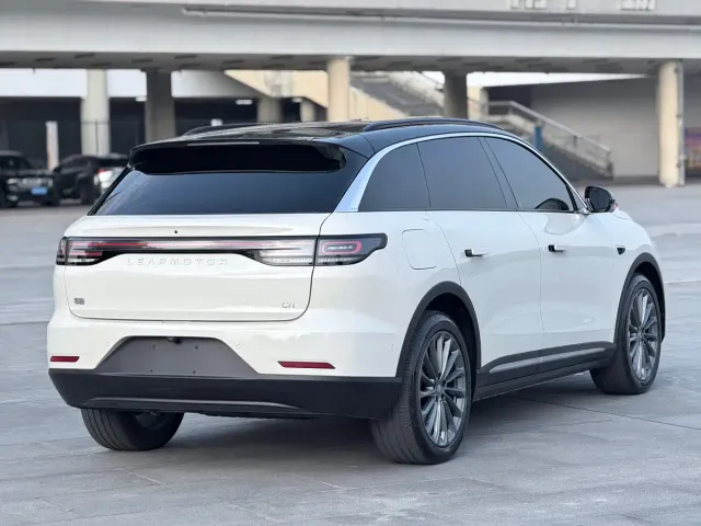 Leapmotor C11 — Фото автомобиля 4