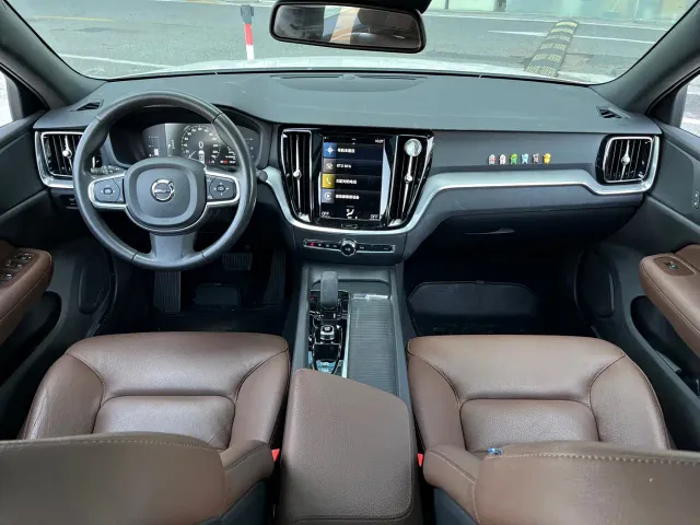 Volvo S60 — Фото автомобиля 15