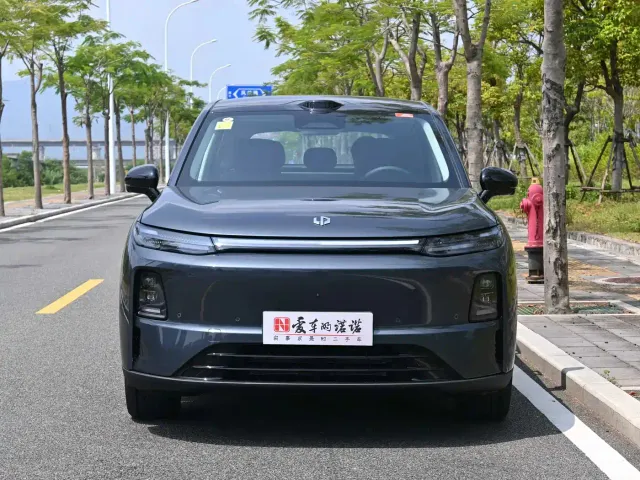 Leapmotor C10 — Фото автомобиля 2