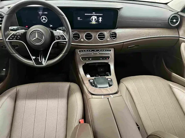 Mercedes-Benz E-Class — Фото автомобиля 15