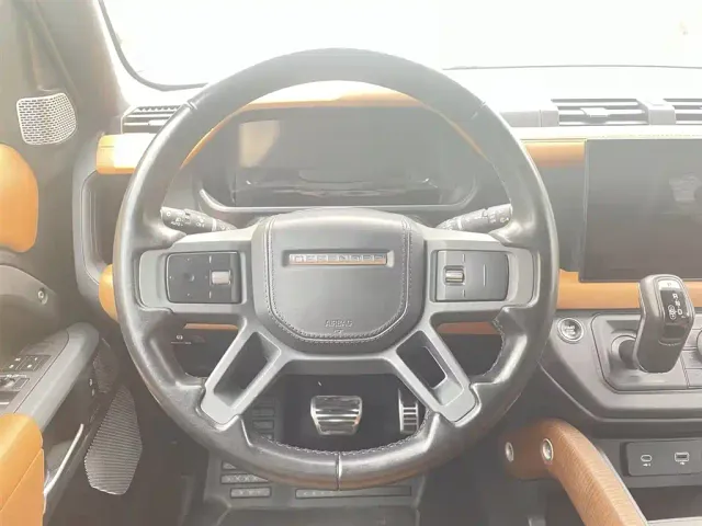 Land Rover Defender — Фото автомобиля 22