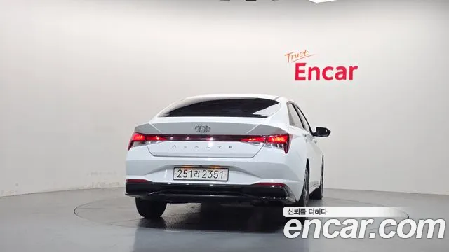 Hyundai Avante CN7 — Фото автомобиля 4