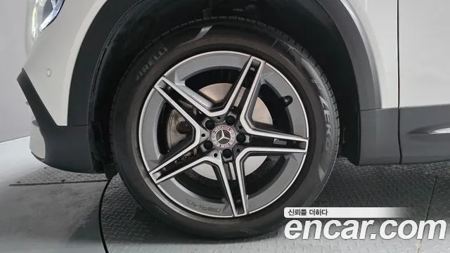 Mercedes-Benz GLB-Class — Фото автомобиля 4