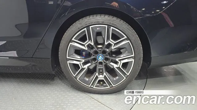 BMW 5-Series 5 серия (G60) — Фото автомобиля 20