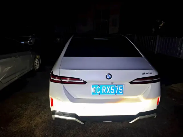 BMW 5 Series — Фото автомобиля 5
