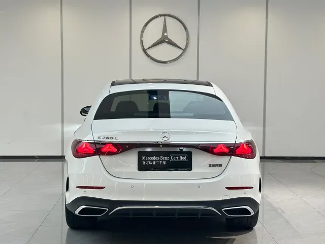 Mercedes-Benz E-Class — Фото автомобиля 6
