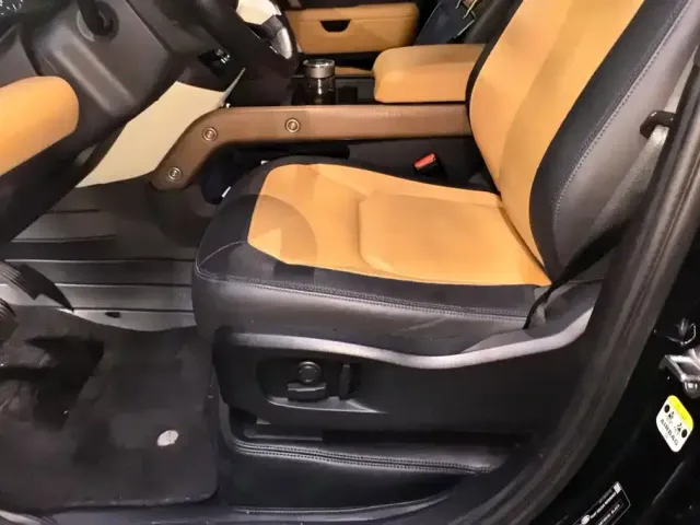 Land Rover Defender — Фото автомобиля 9