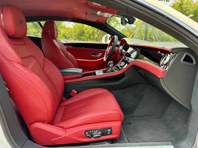 Bentley Continental — Фото автомобиля 14
