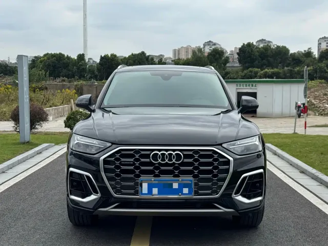 Audi Q5L — Фото автомобиля 2