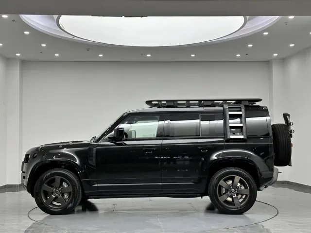 Land Rover Defender — Фото автомобиля 5