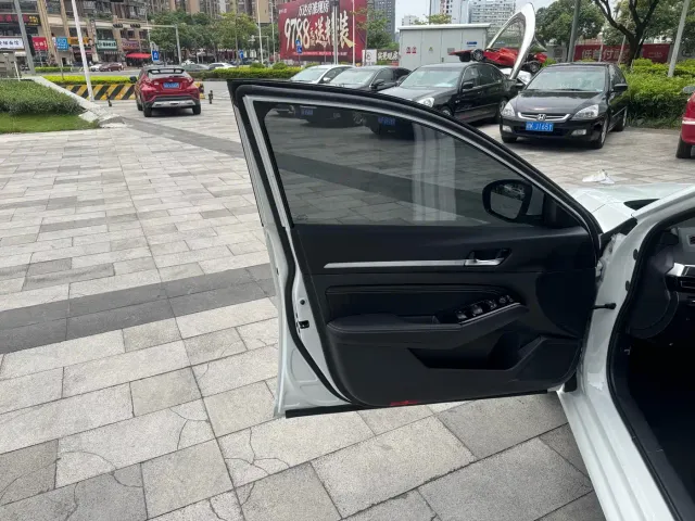 Nissan Teana — Фото автомобиля 18
