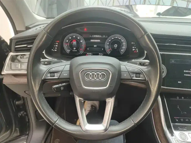 Audi Q7 — Фото автомобиля 6