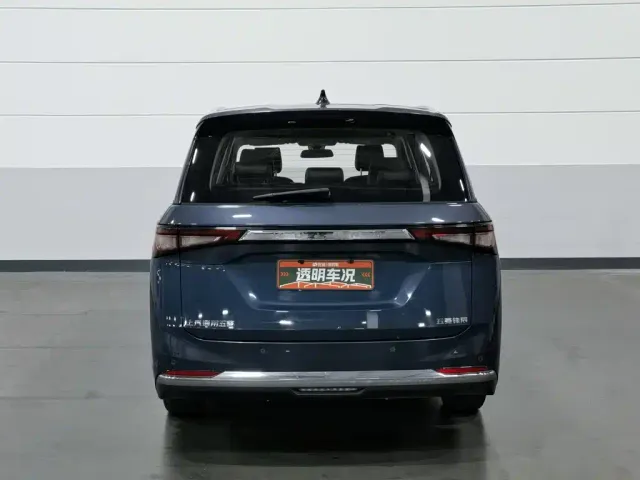 Wuling Jiachen — Фото автомобиля 4