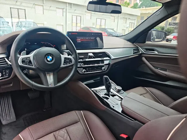 BMW 5 Series — Фото автомобиля 15