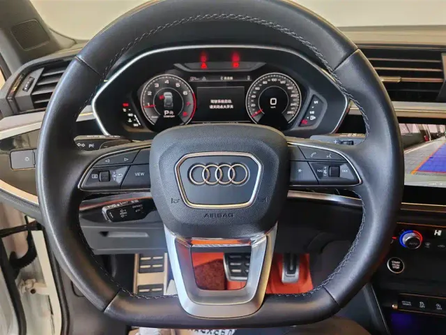 Audi Q3 — Фото автомобиля 13