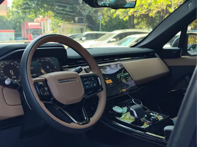 Land Rover Range Rover Sport — Фото автомобиля 4