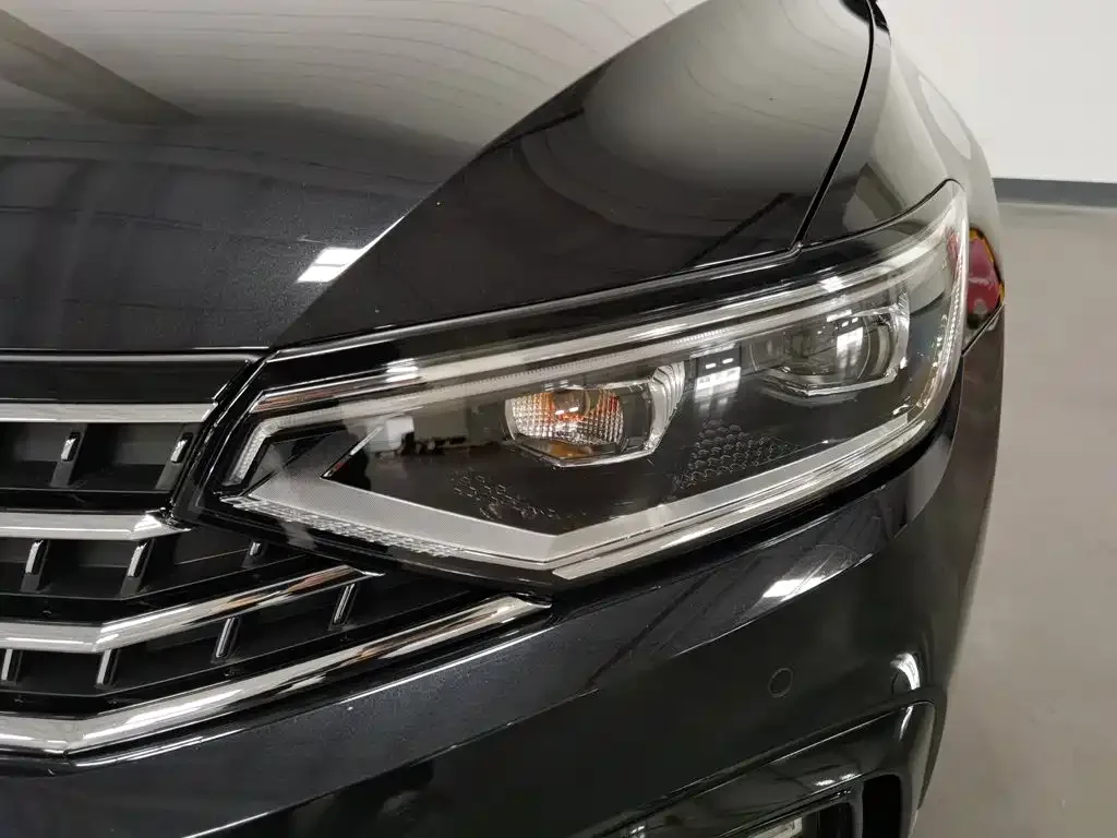 Volkswagen Magotan 2023 Model 2 Million Commemorative Edition 330TSI DSG Luxury — Фото автомобиля 7